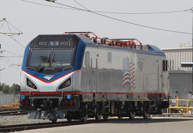 Amtrak-new-NEC-loco-at-Sacramento-5-2013.jpg
